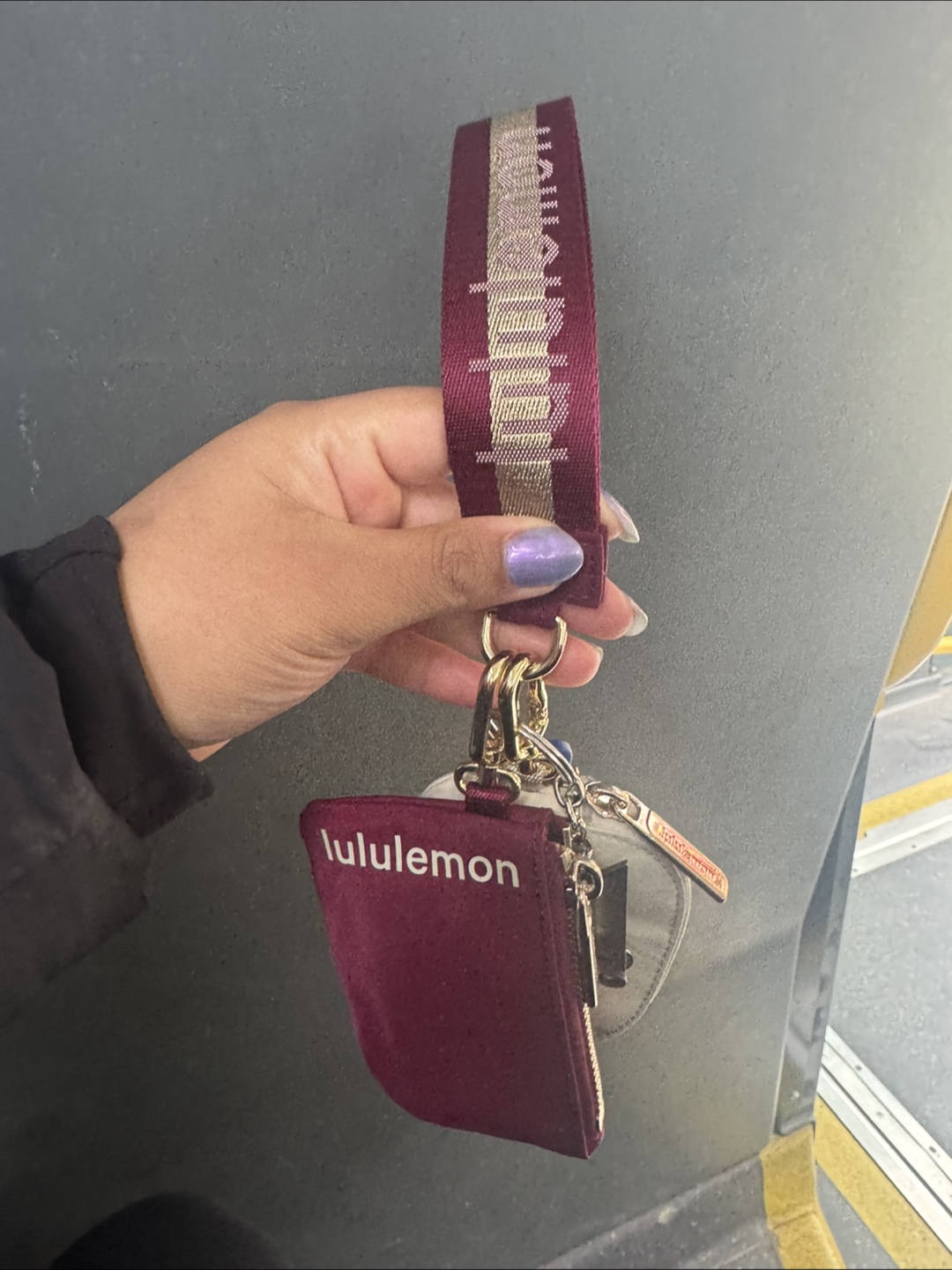 Lululemon Wristlet Key Pouch - photo 3