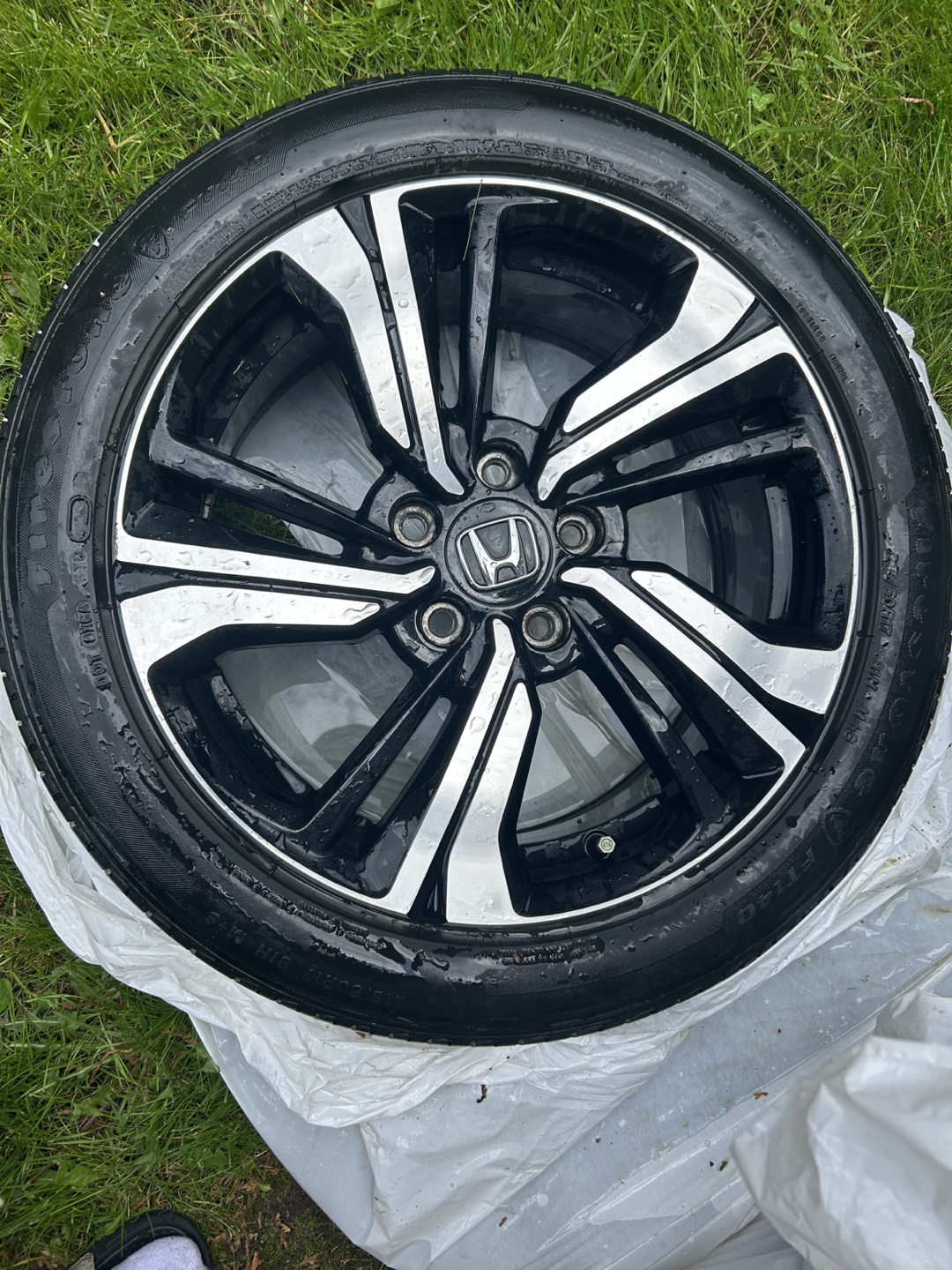4 Honda Civic 17” Rims with Tires  - Great condition - photo 2