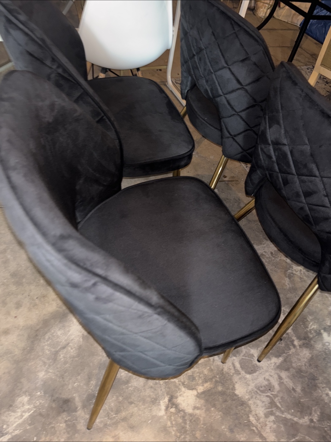 4 black chairs with gold legs - photo 5