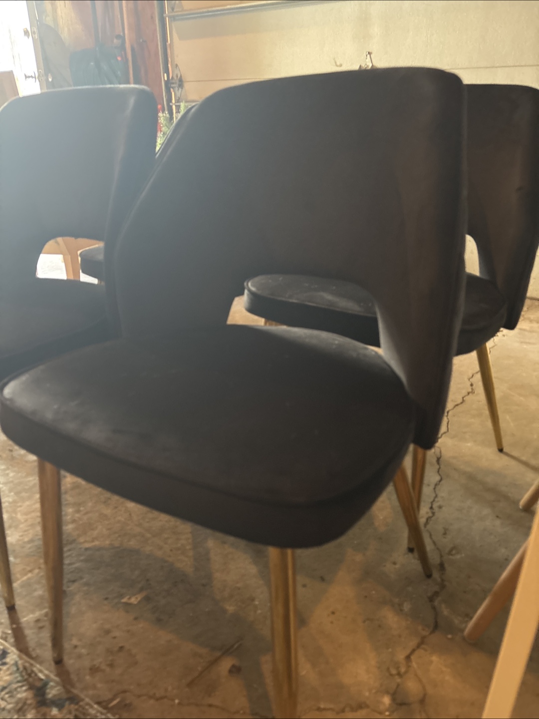 4 black chairs with gold legs - photo 4