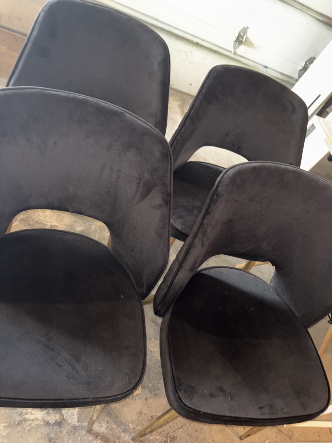 4 black chairs with gold legs - photo 3