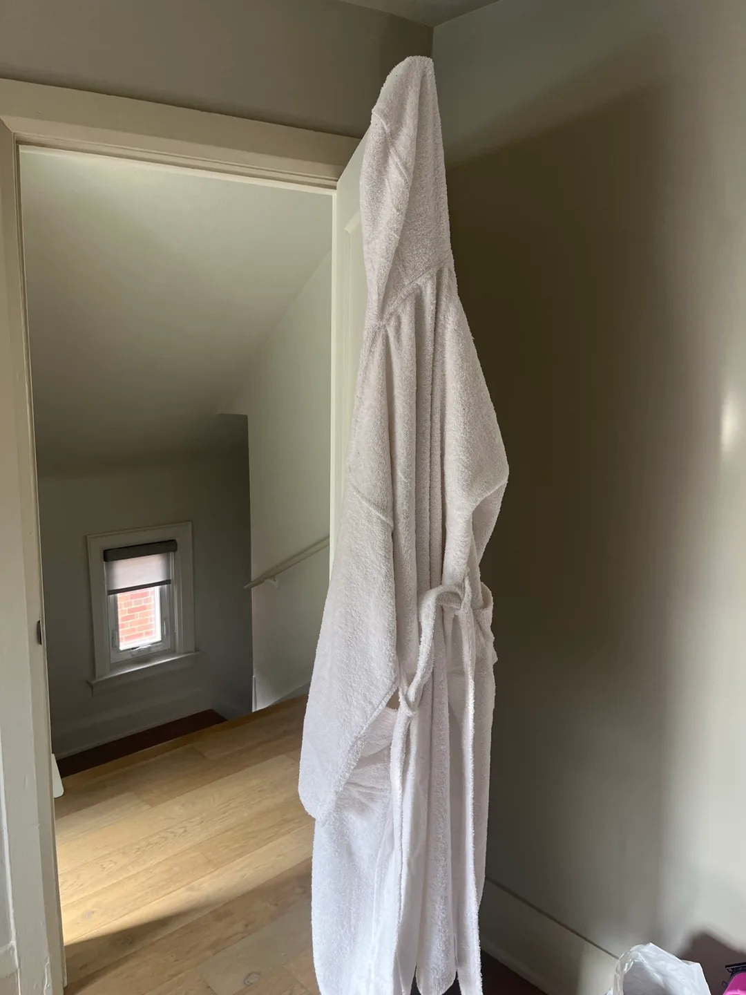 White Robe thumbnail