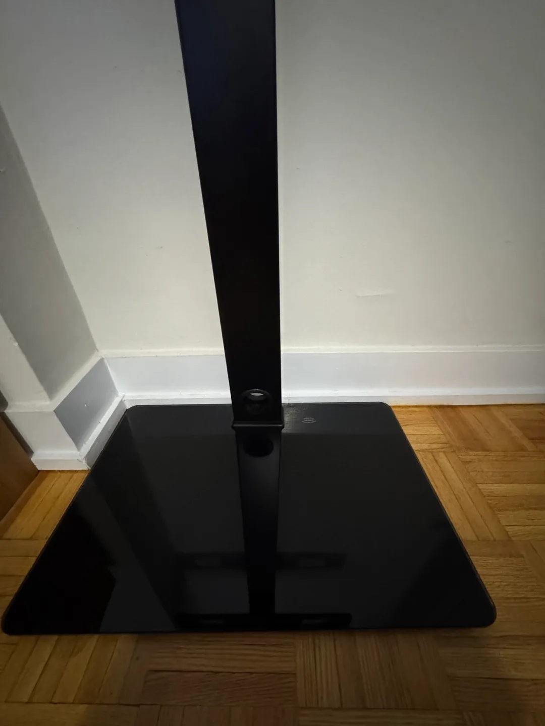 Flat Screen smart TV 50” TV stand included image indicator(5)