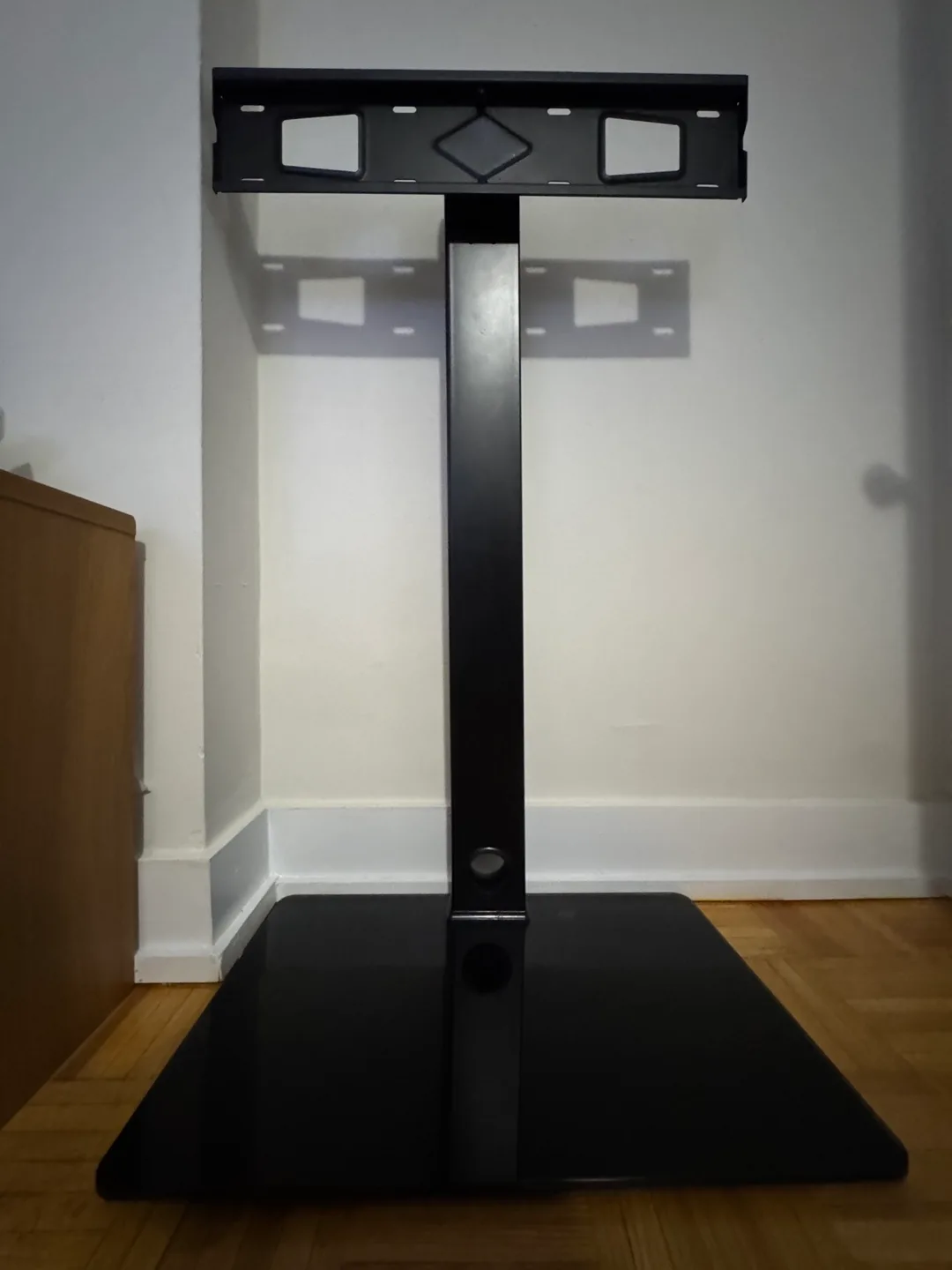 Flat Screen smart TV 50” TV stand included image indicator(3)