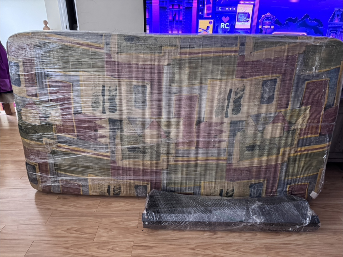 Metal bed frame with free 2 mattres - photo 2