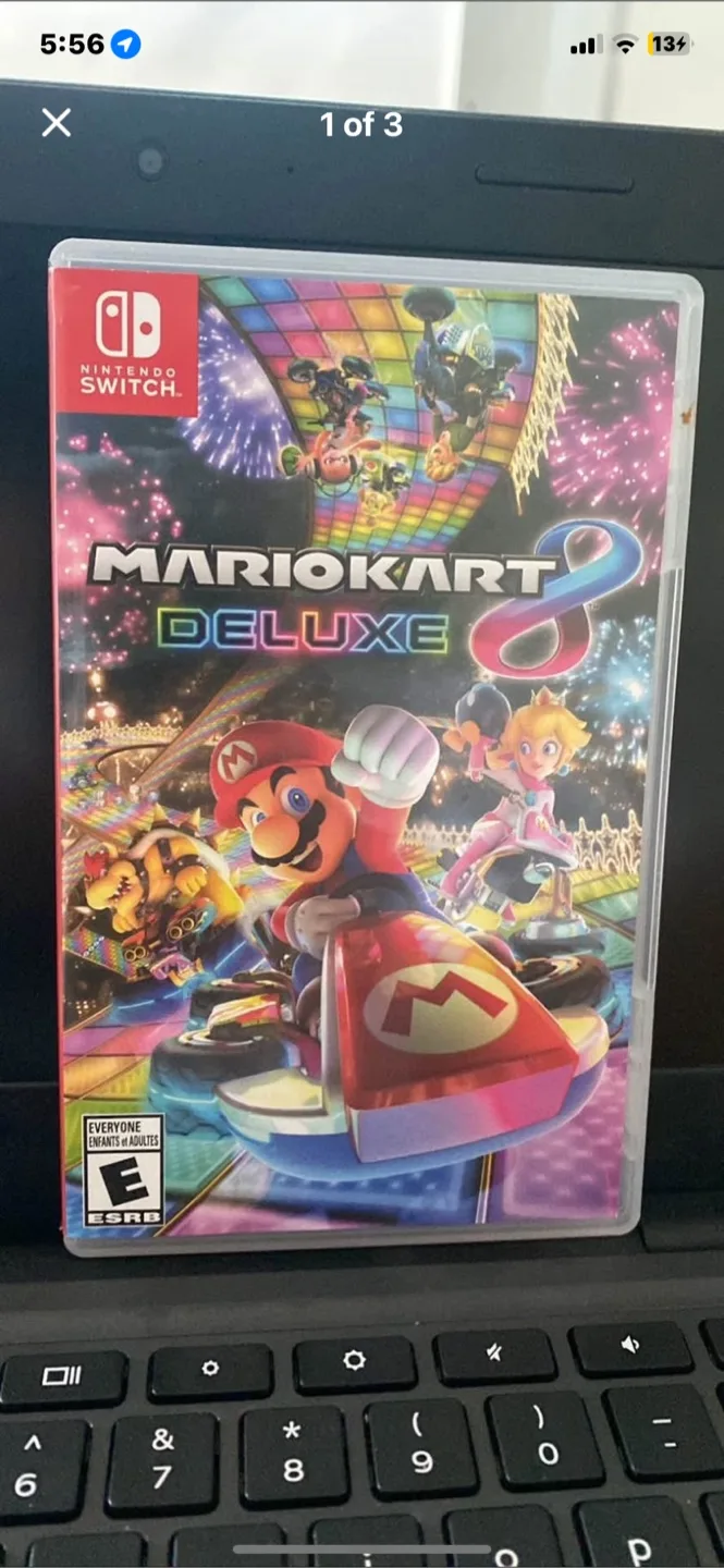 Mario Kart 8 Deluxe - Nintendo Switch thumbnail