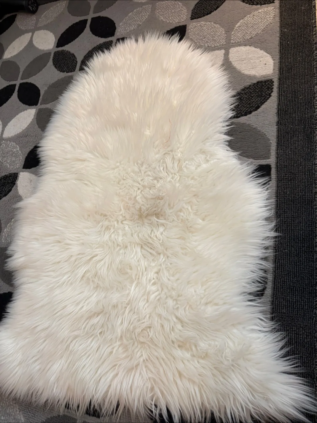 White Faux Sheepskin Rug thumbnail