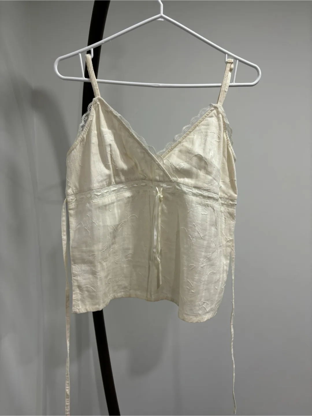 Cream-Coloured Cami Top with Lace Detailing thumbnail