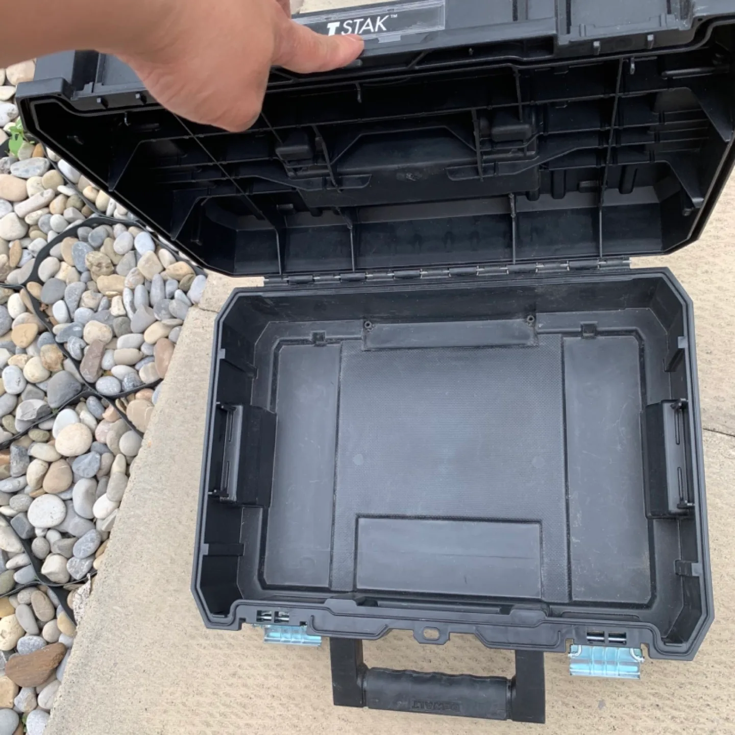 DEWALT TSTAK II Flat Top Storage Case image indicator(3)