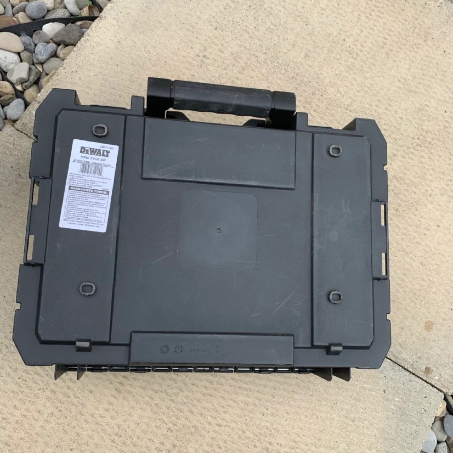 DEWALT TSTAK II Flat Top Storage Case image indicator(5)