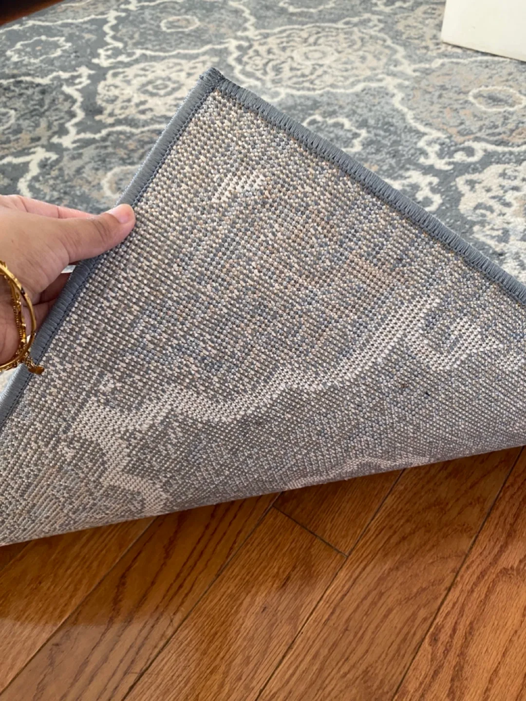 Area Rug with Floral Pattern image indicator(3)