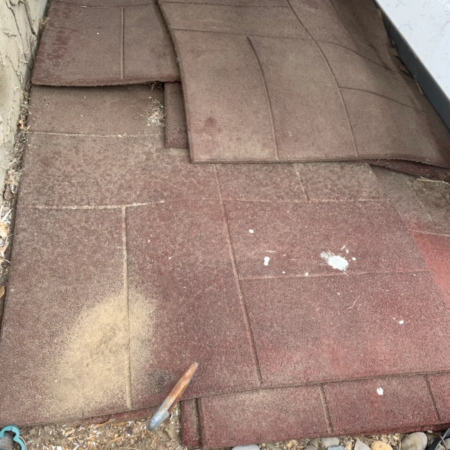 Red Rubber Pavers image indicator(3)