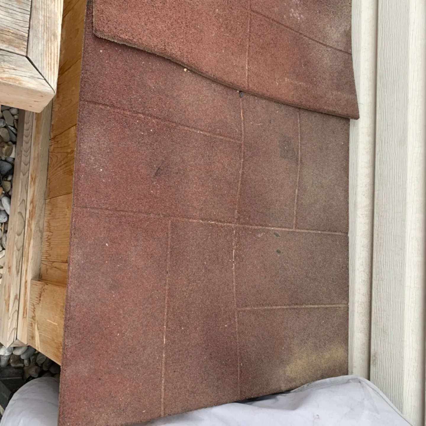 Red Rubber Pavers image indicator(2)