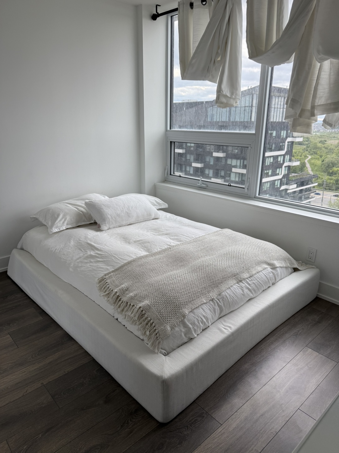 Softframe Designs White Bed Frame - photo 5