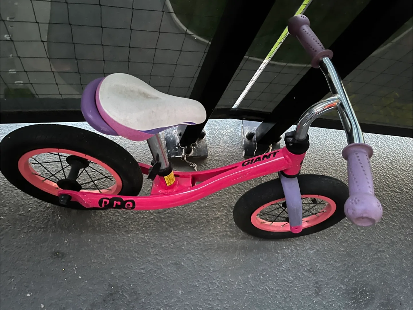 Pink Balance Bike image indicator(2)