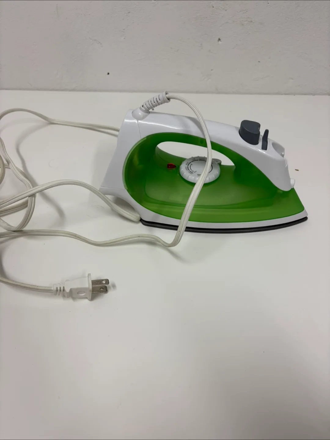 Sunbeam Steam Iron thumbnail