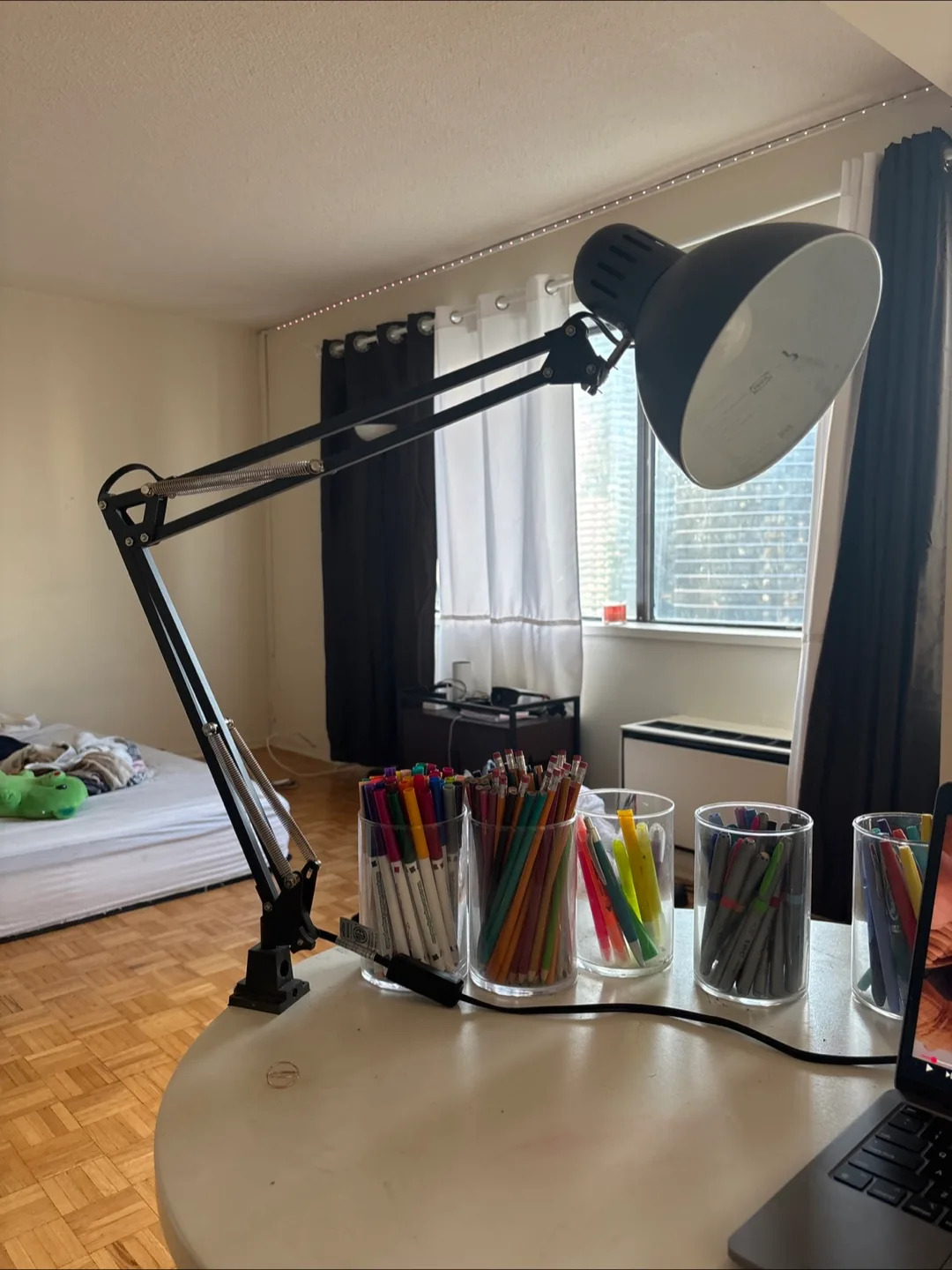 Black Adjustable Desk Lamp image indicator(2)