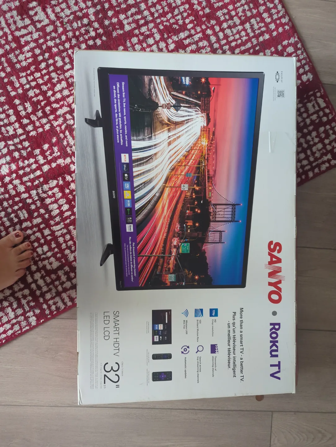 Sanyo 32" Smart Roku TV - LED HDTV image indicator(2)