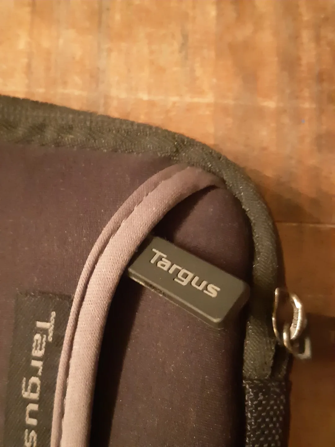 Targus Vertical Laptop slipcase image indicator(8)