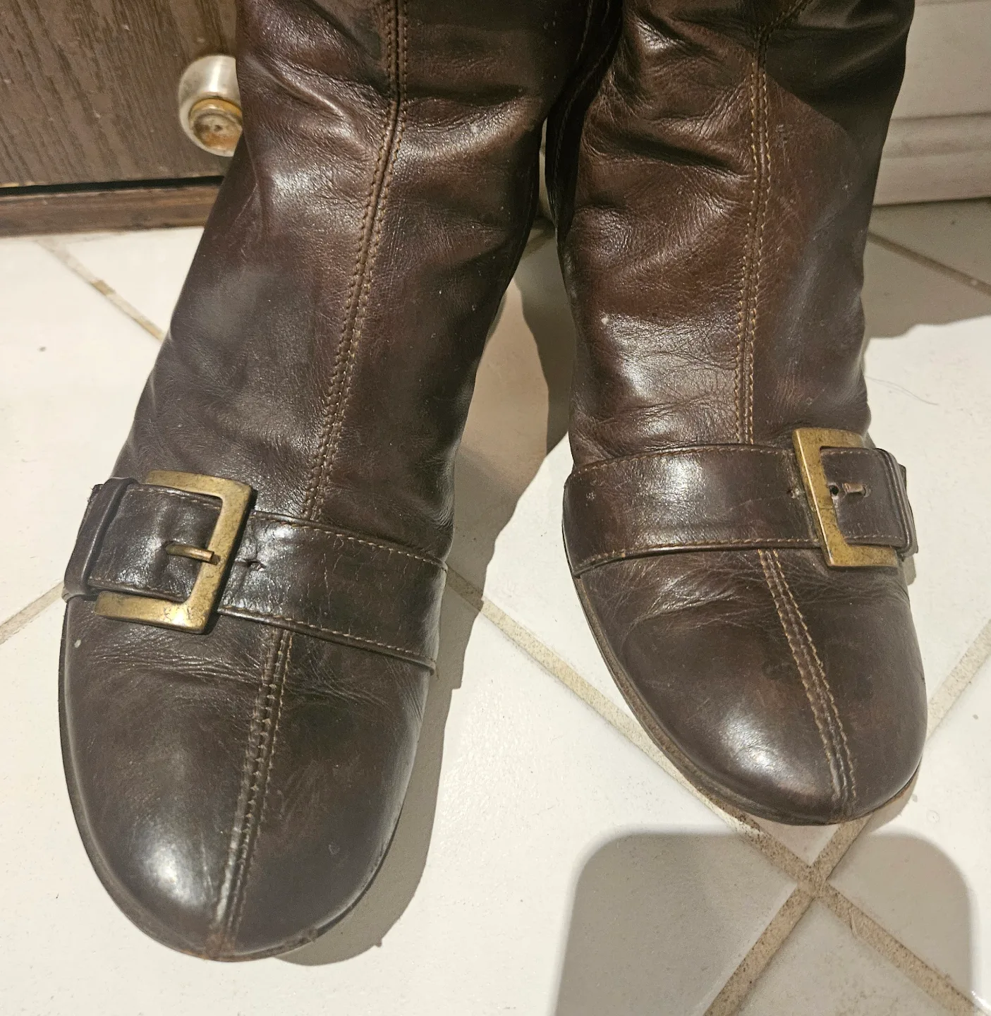 Italy designer brand brown boots size 40 image indicator(3)
