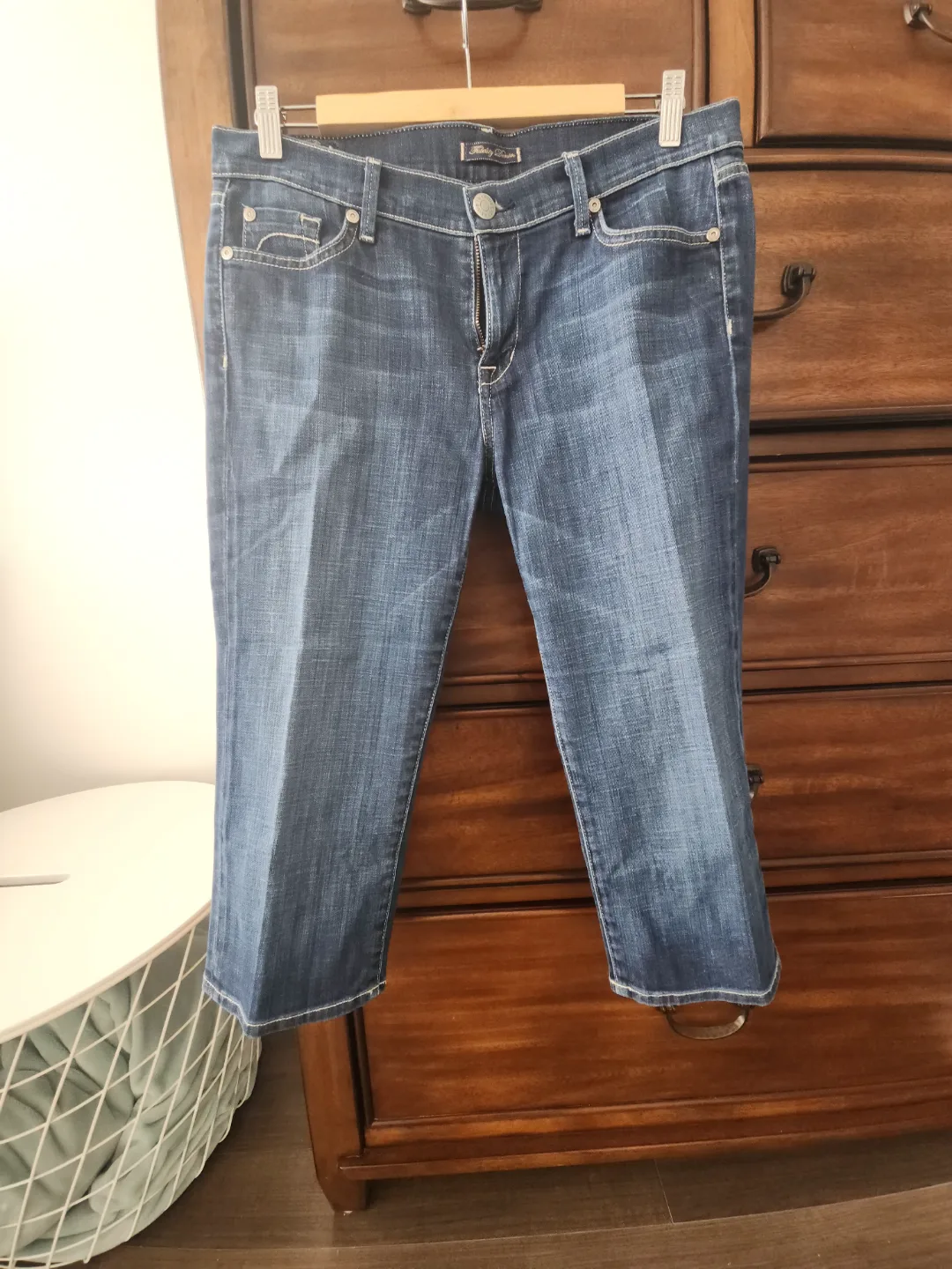 Women's Fidelity Denim Capri Jeans image indicator(2)