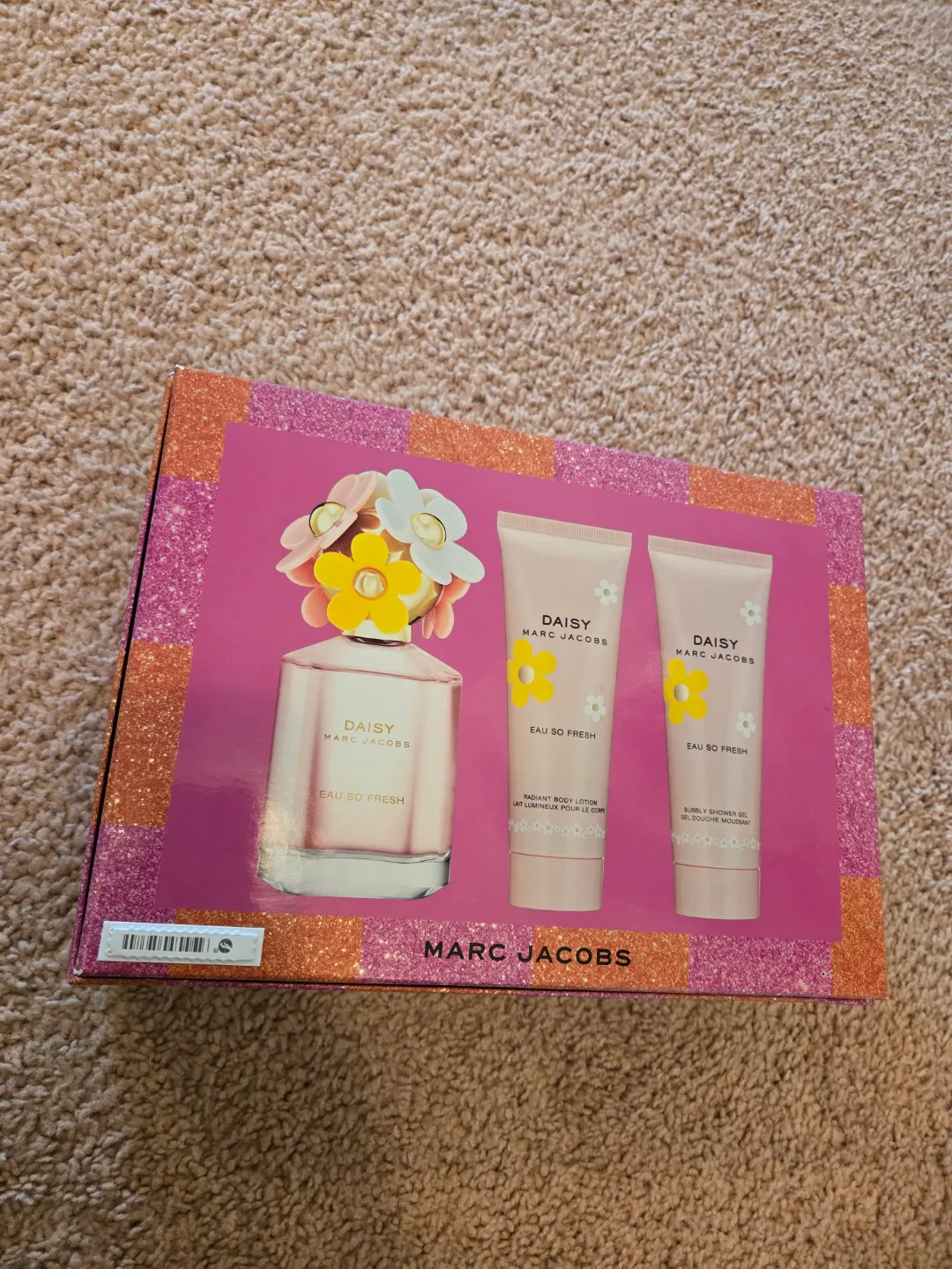 Marc Jacobs Daisy Eau So Fresh Gift Set brand new image indicator(5)