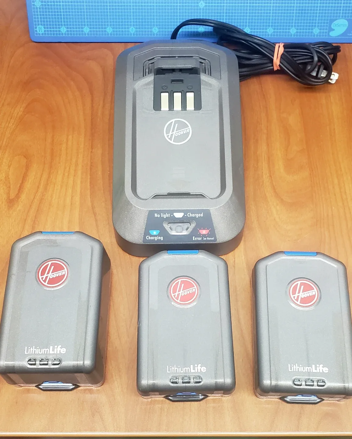 Hoover Lithium Life 20.0V MAX Batteries and Charger thumbnail