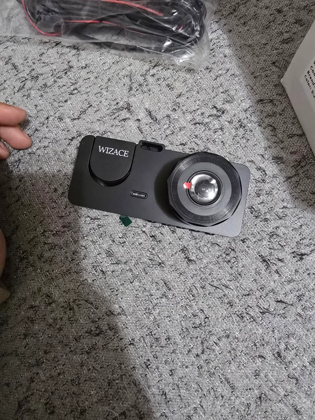 WIZACE Dual Lens Dash Cam with 3 Channels thumbnail