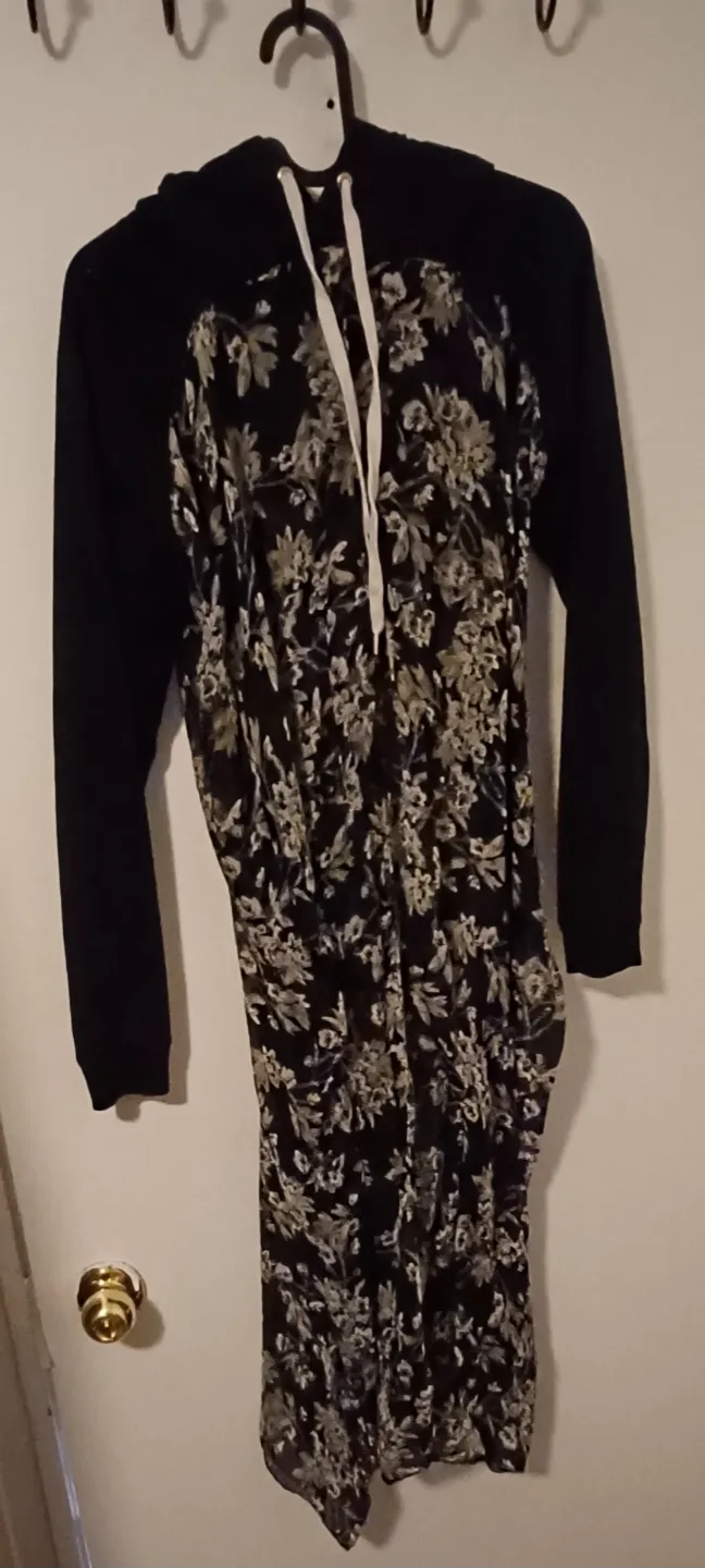 Unique Hooded Floral Cover-up image indicator(2)