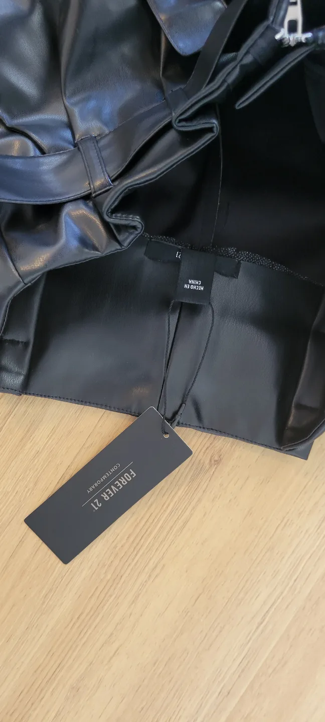 Forever 21 Black Faux Leather Shorts with Belt image indicator(3)