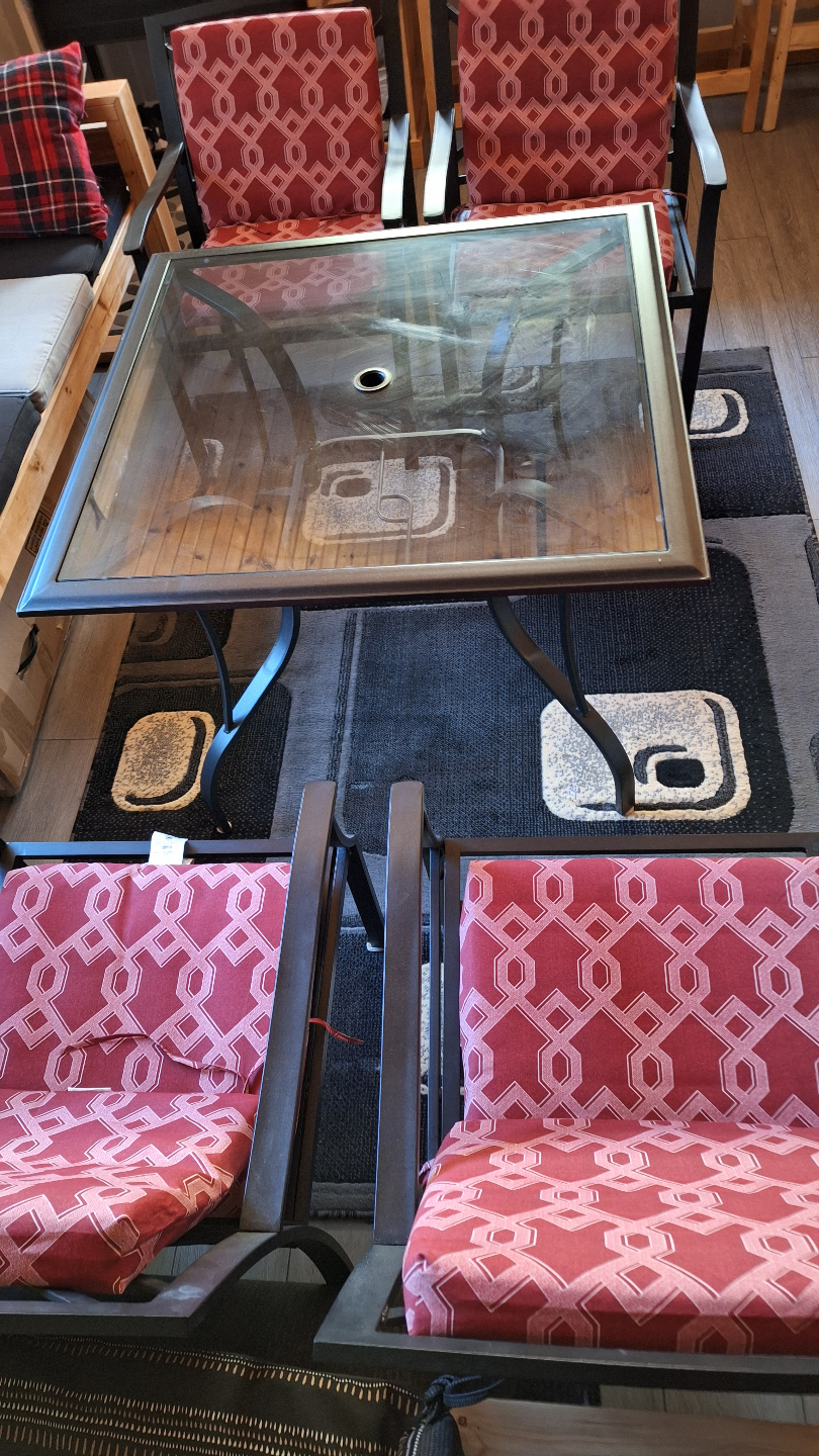 Patio Set: Table and Four Chairs with Cushions