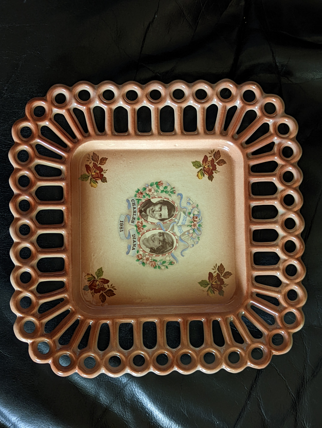 Vintage Charles and Diana Wedding Commemorative Dish - photo 2