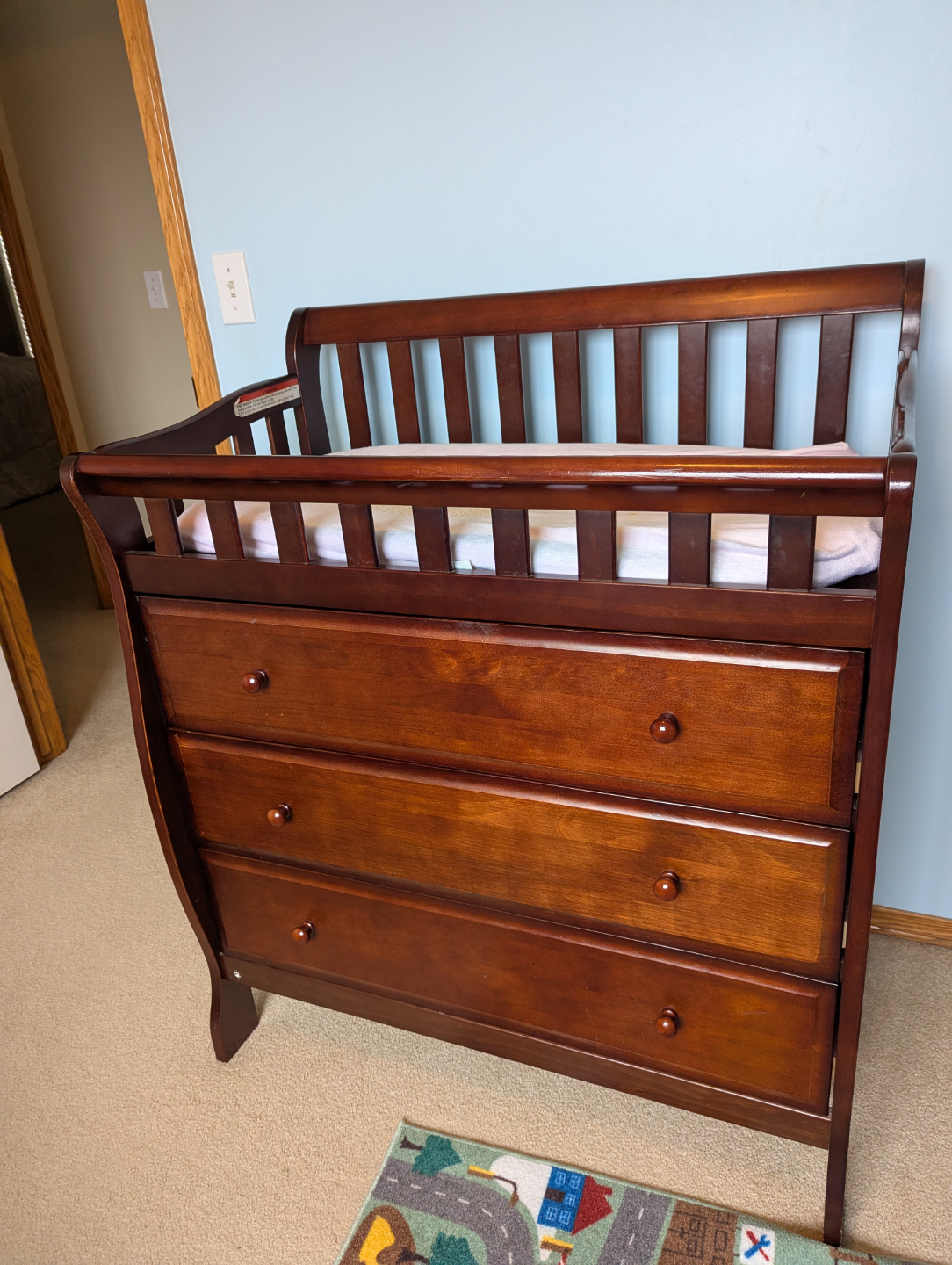 Convertible Crib and Changer Combo - photo 2