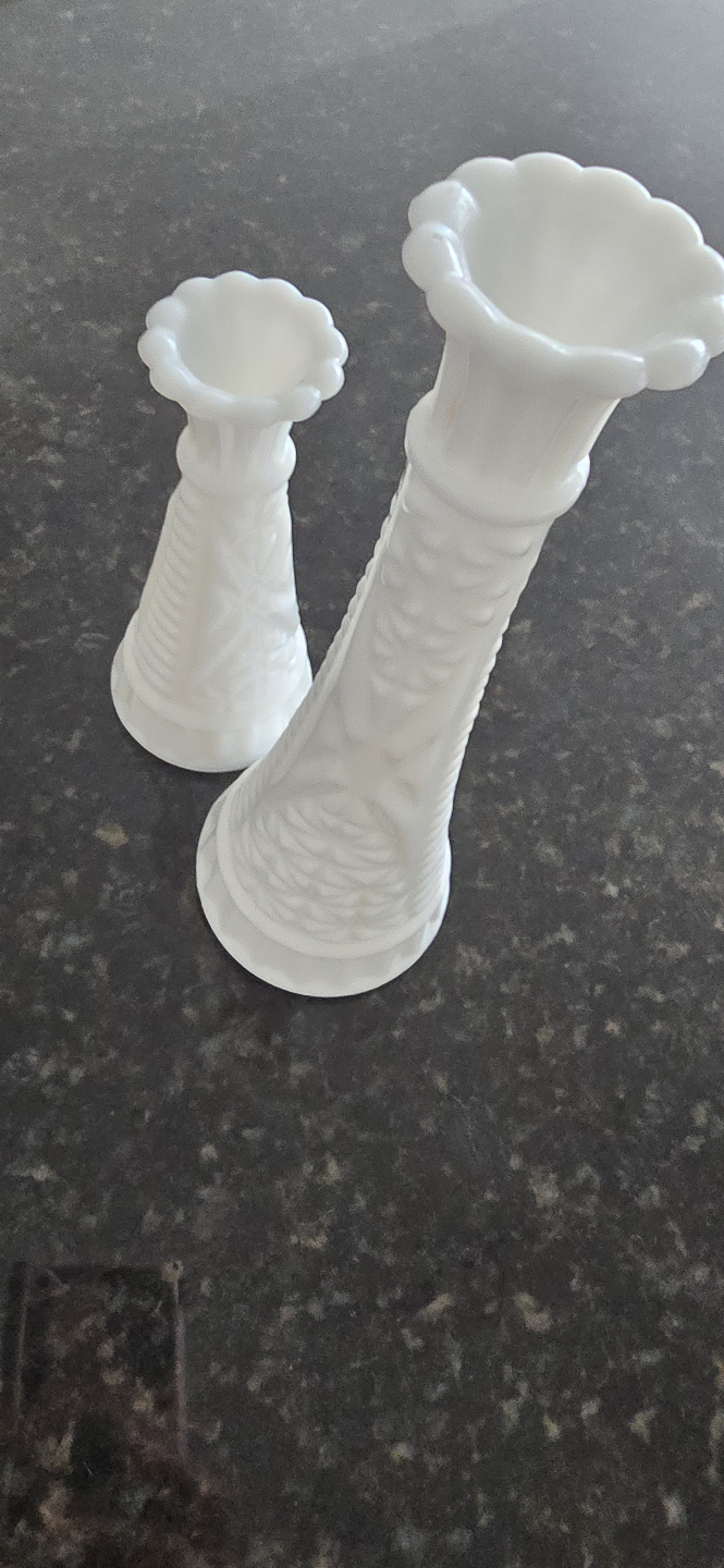 Milk glass vase - photo 3