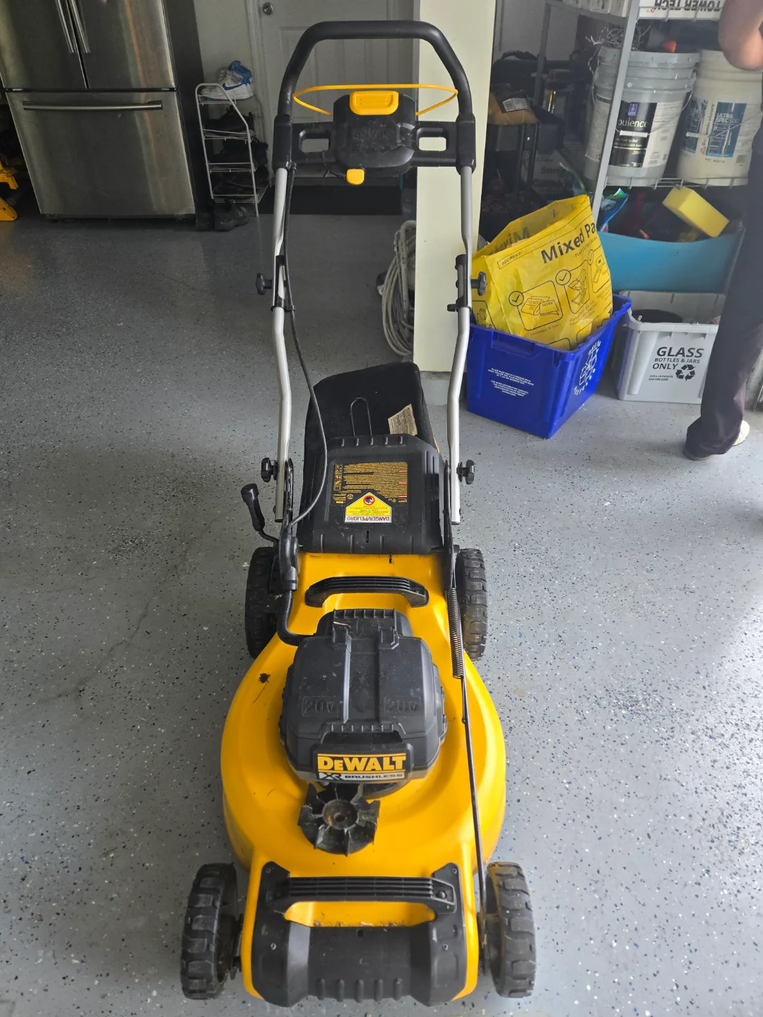 DEWALT 20-inch 12 Amp battery Lawn Mower thumbnail
