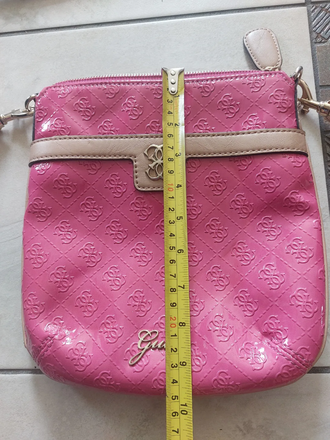 Guess crossbody image indicator(6)