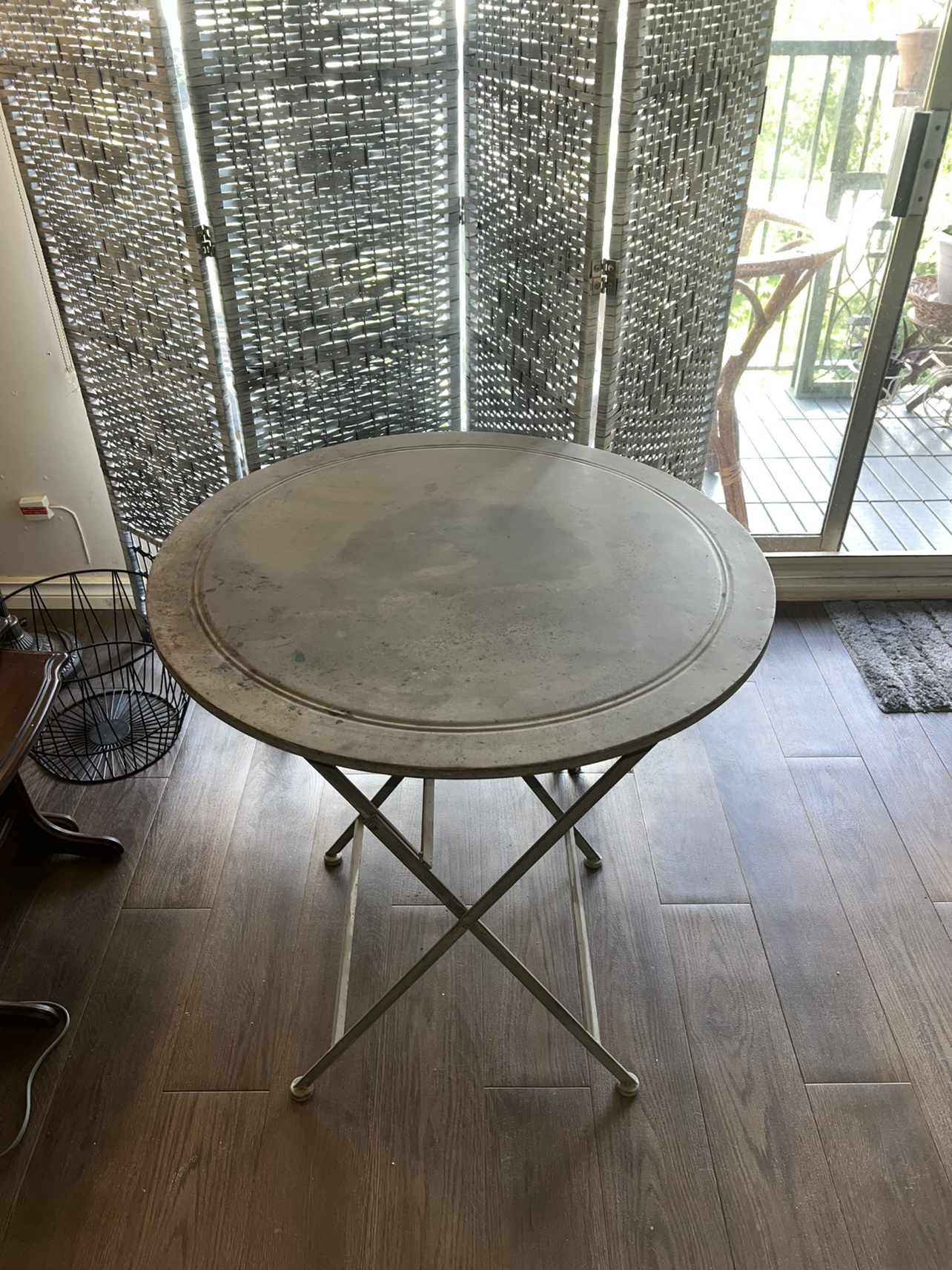 Round Metal Folding Bistro Table