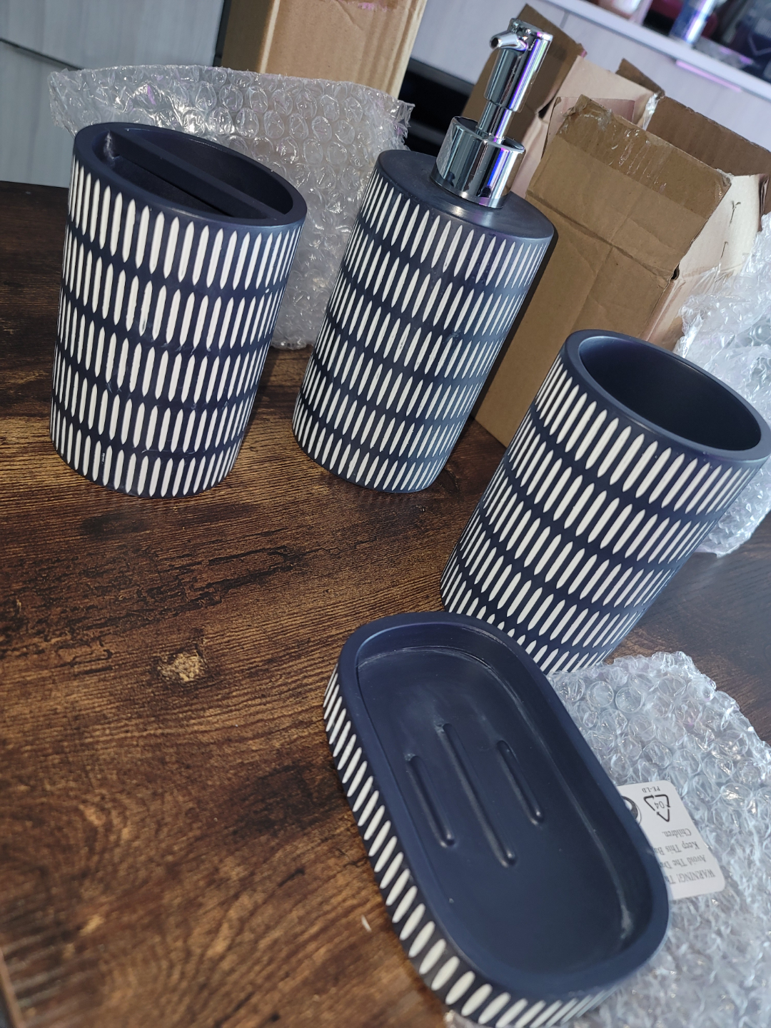 Modern Bathroom Accessory Set - 4-Piece - photo 2