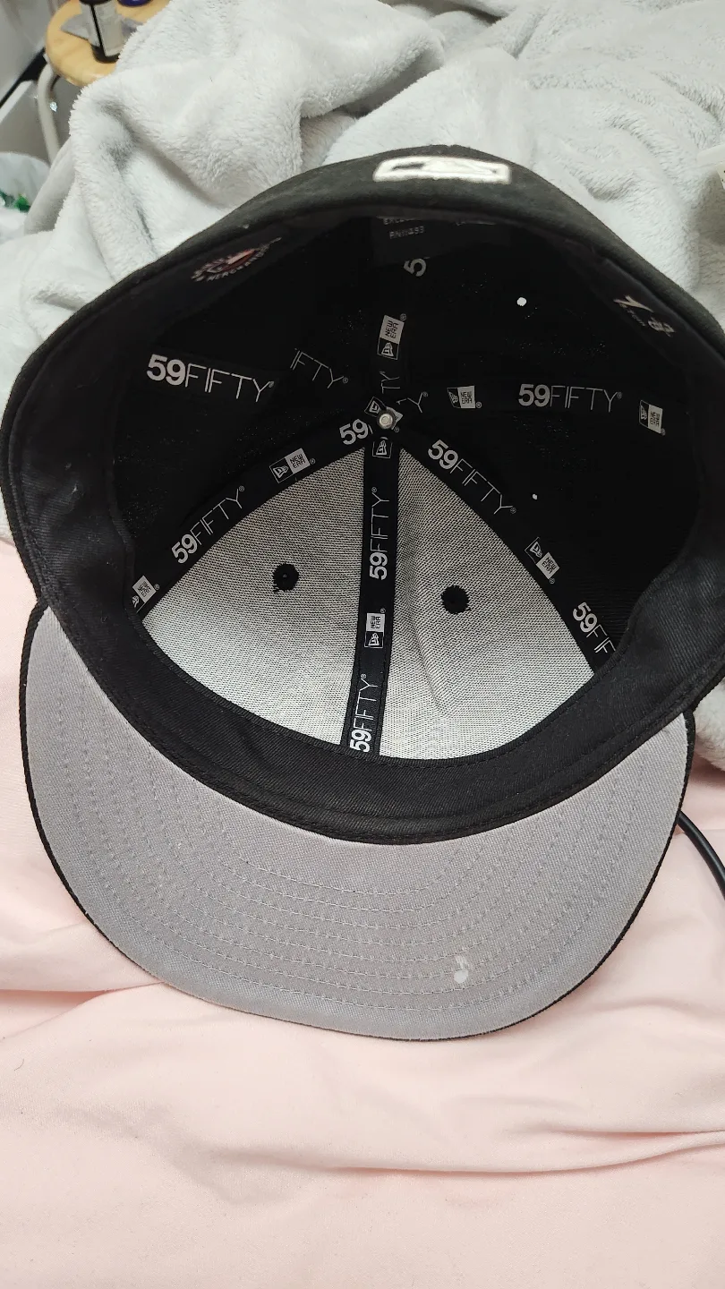 New Era 59Fifty New York Yankees cap image indicator(2)