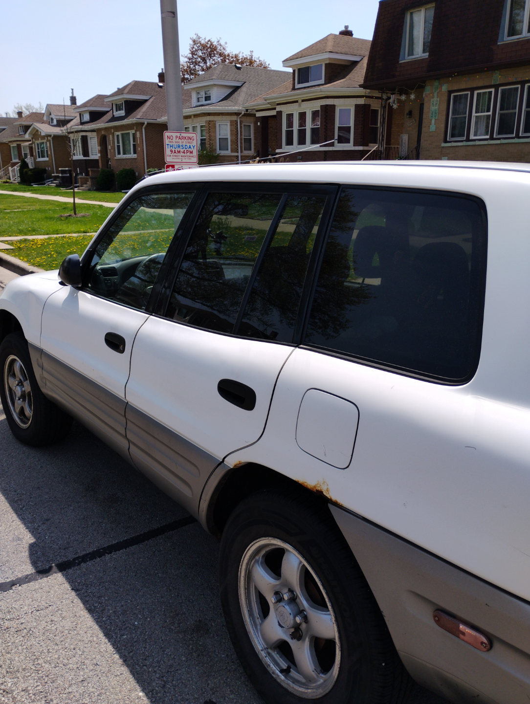 Toyota RAV4 - Needs Repairs - photo 3