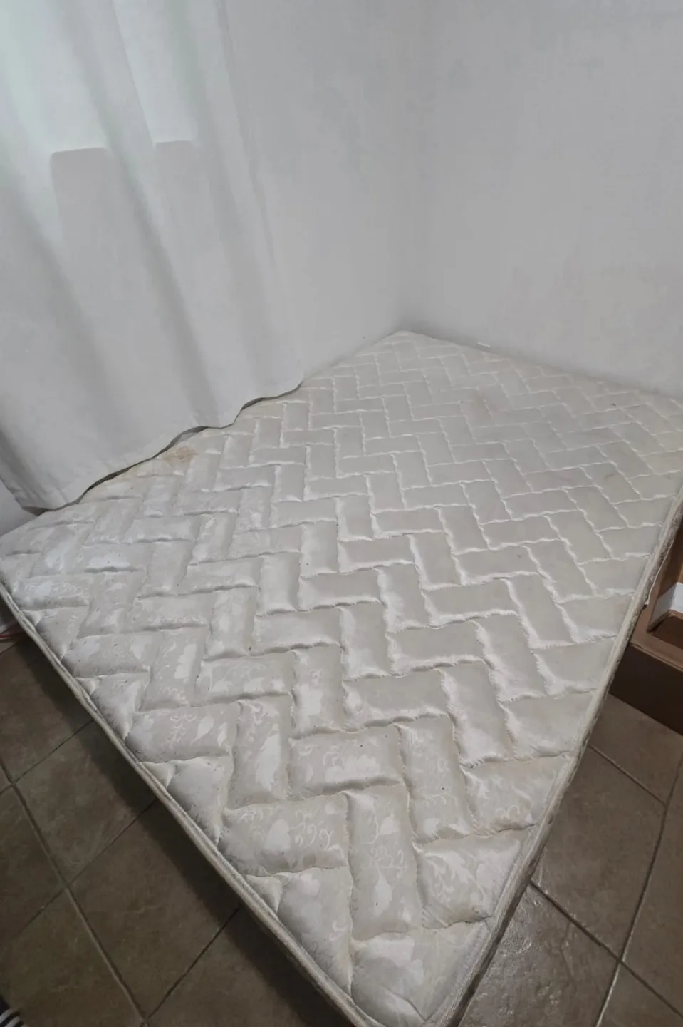 Queen size mattress with a box thumbnail