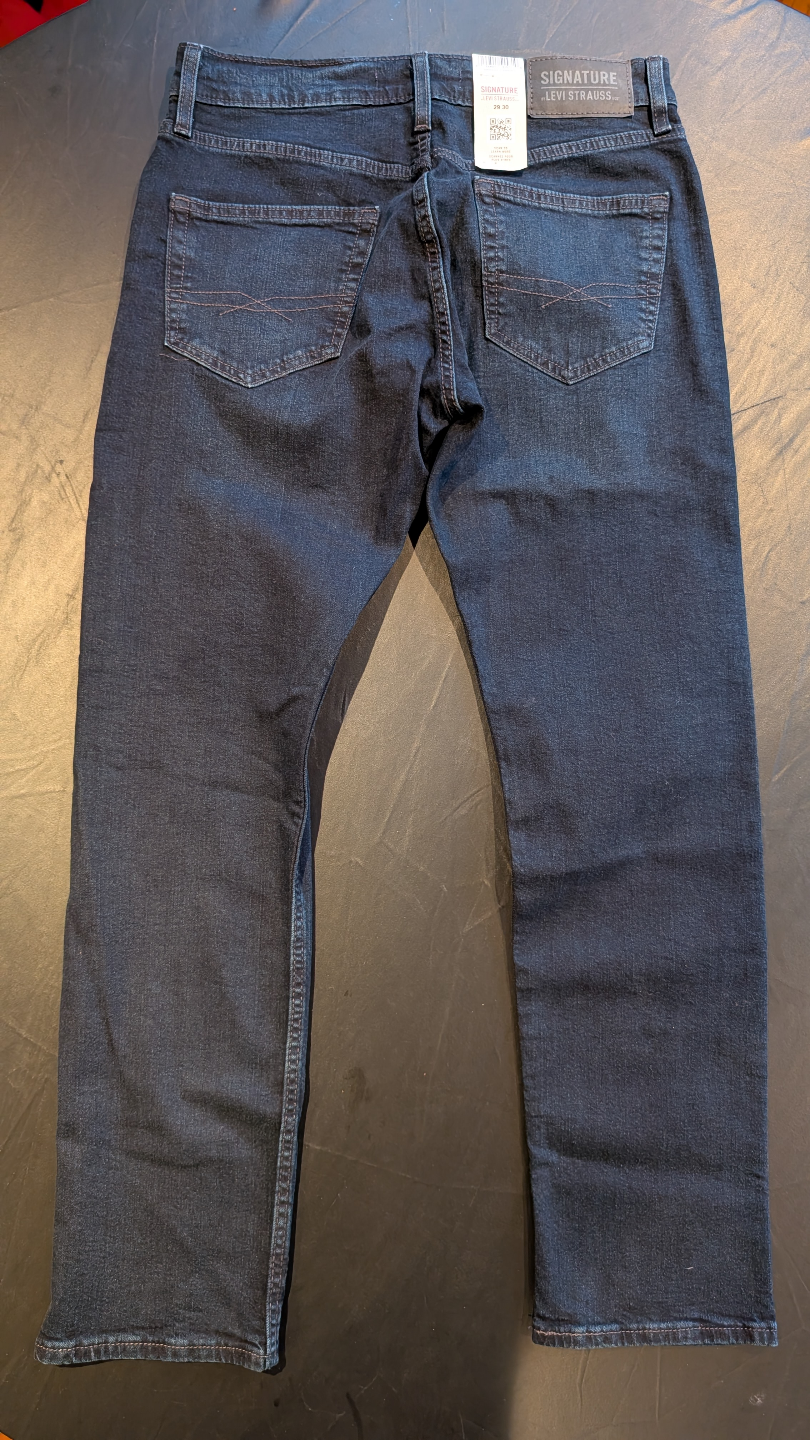 Signature Levi Strauss & Co. Jeans - Never Worn - photo 2