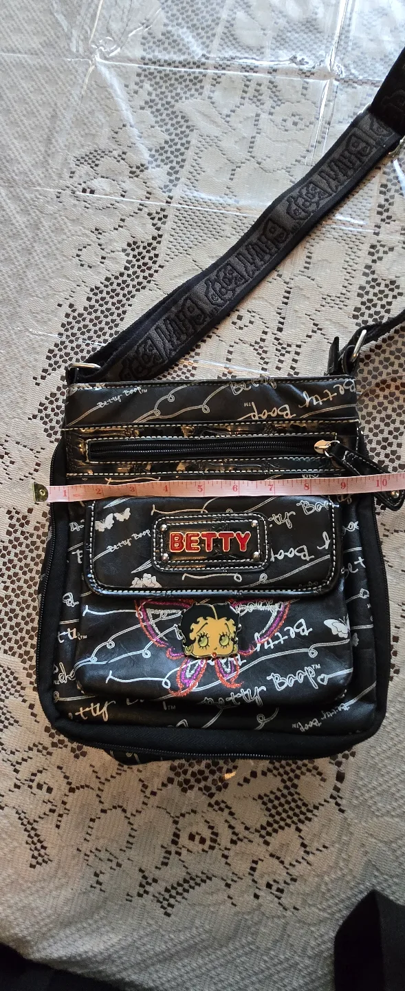Betty Boop Crossbody Bag image indicator(3)