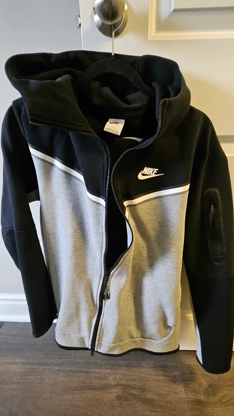 Nike Tech Fleece Hoodie and Joggers Set M thumbnail