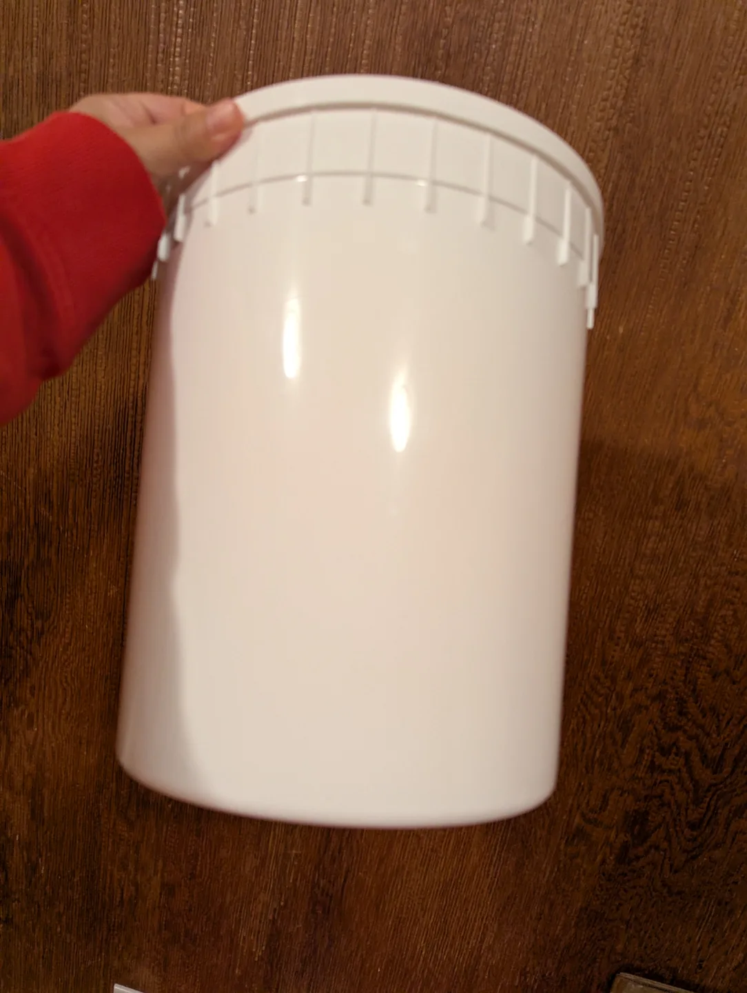 White Plastic Container with Lid #freecycle #carrot 🥕 thumbnail