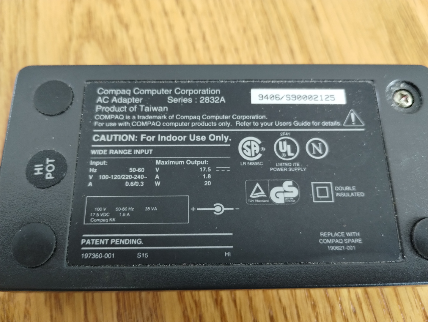 Compaq AC Adapter 2832A - Laptop Power Supply - photo 3