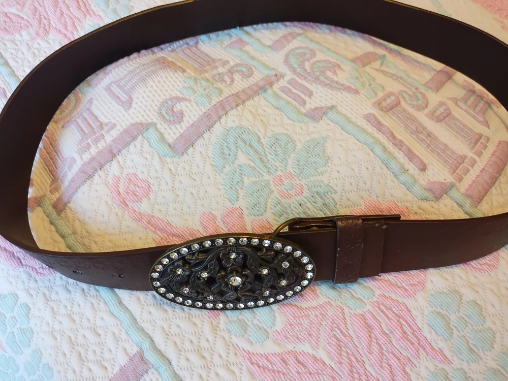 🧡Vintage Brown Leather Belt with Ornate Buckle image indicator(4)