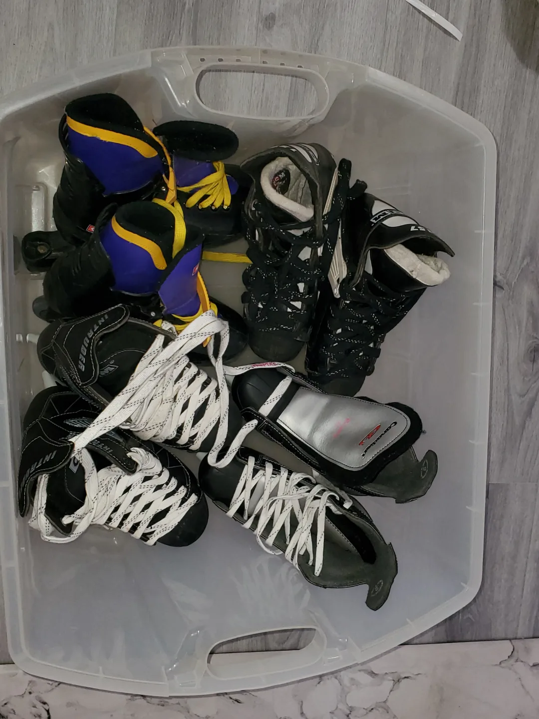 Lot of used ice skates image indicator(2)