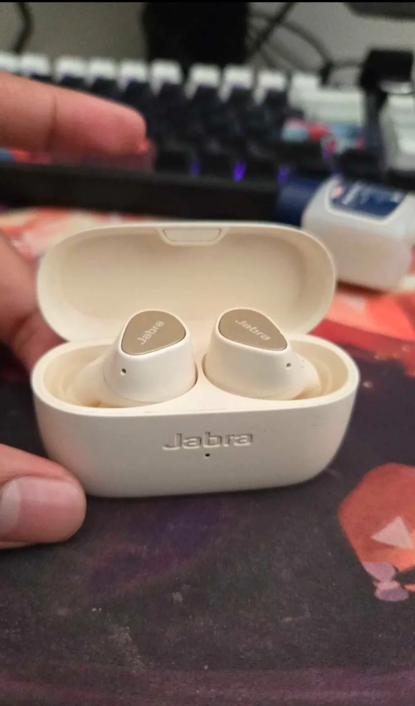 Jabra elite 3. Light beige true wireless ear buds thumbnail