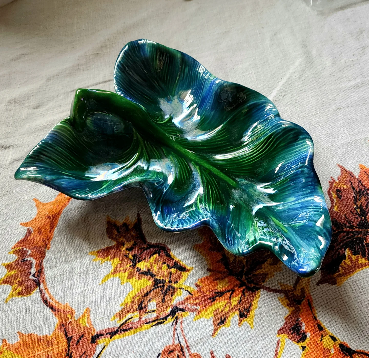 Vintage Leaf Dish thumbnail